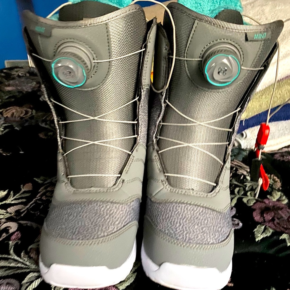 Women Burton Mint Snowboarding Boots